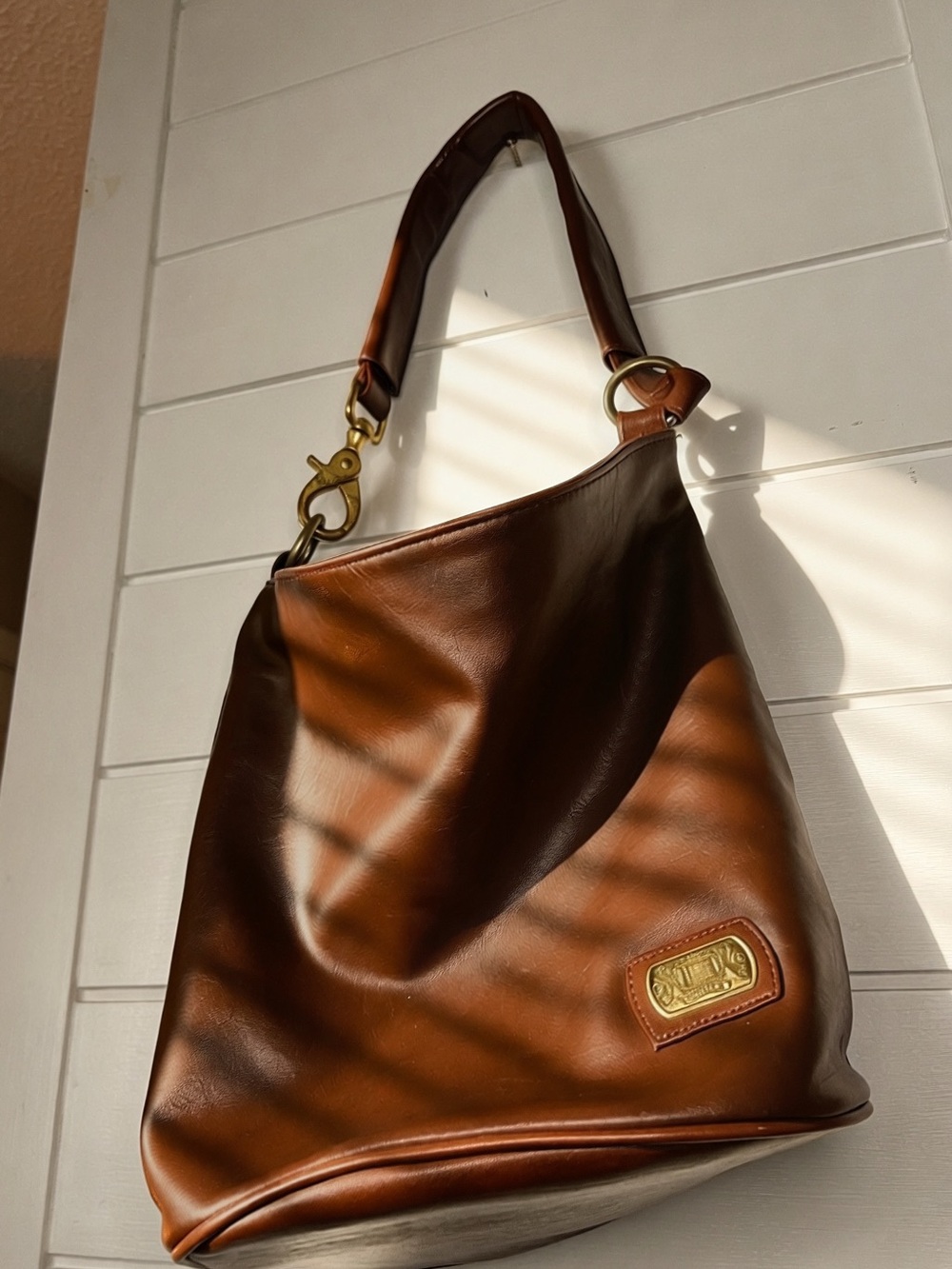 Vintage 70s/80s Rich Caramel Leather Shoulder Bag Crest Emblem⚜️